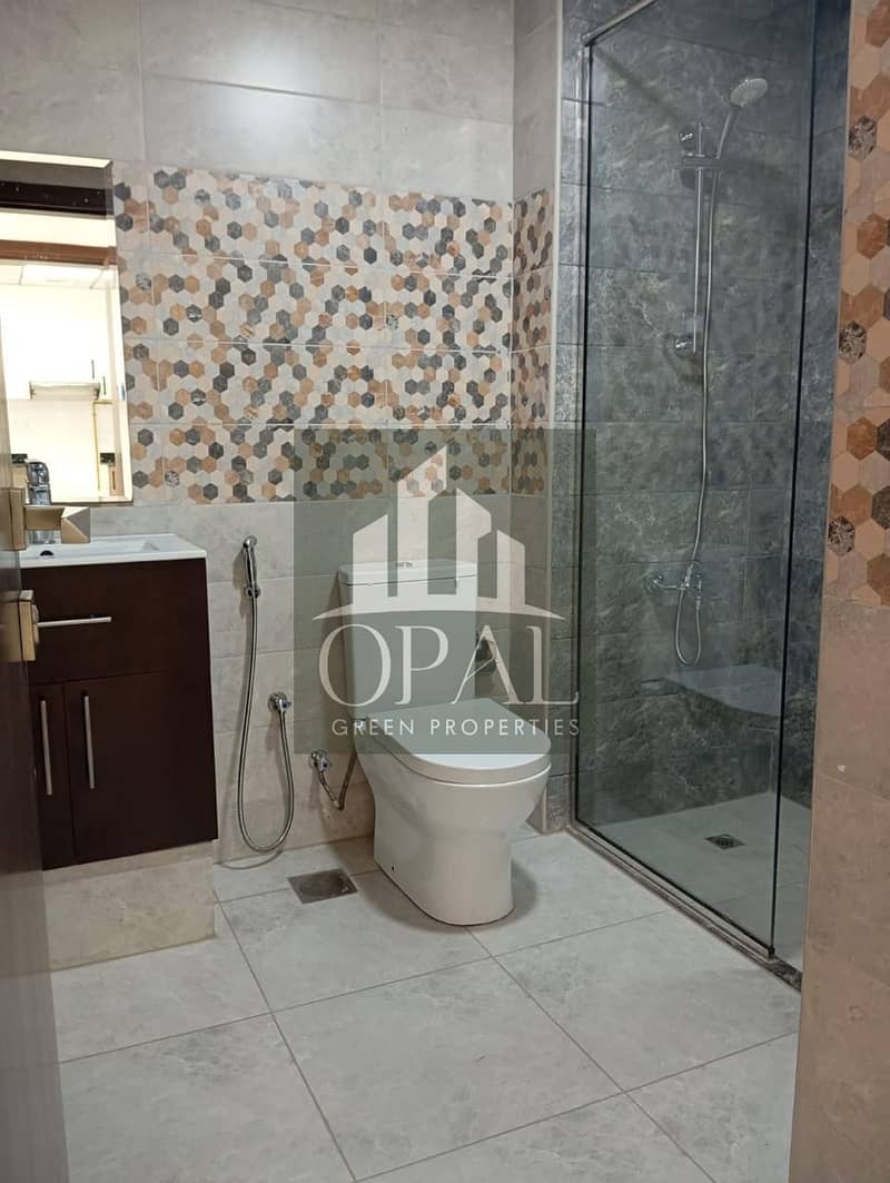 4 304 BATHROOM. jpeg