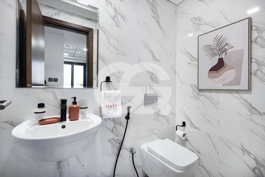 14 04-Toilet (1). jpg