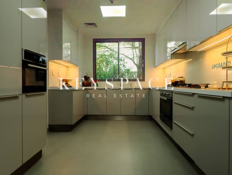 7 Show Villa-3 copy. jpg