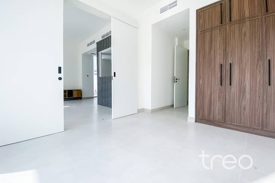 3 454 Maha, Town Square - 4. jpg