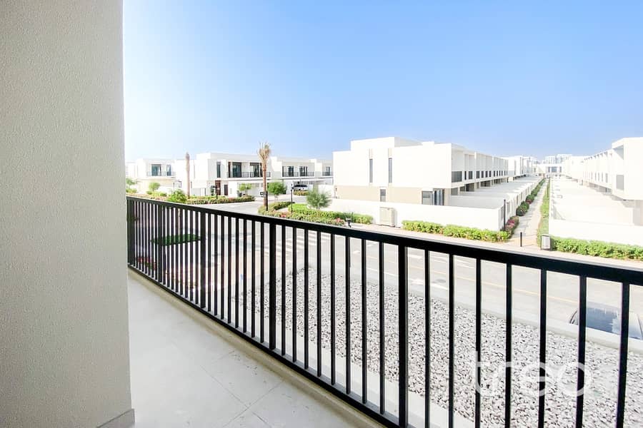 4 454 Maha, Town Square - 18. jpg