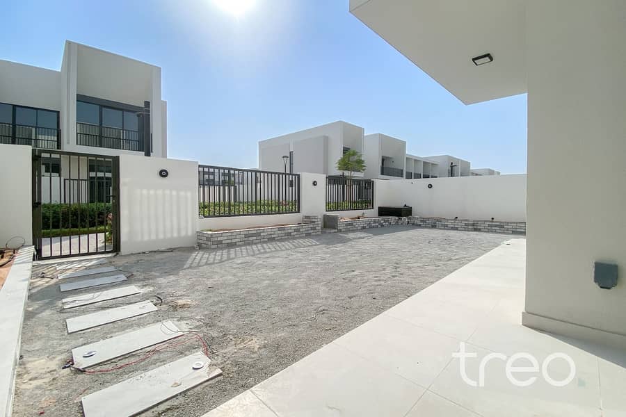 7 454 Maha, Town Square - 9. jpg