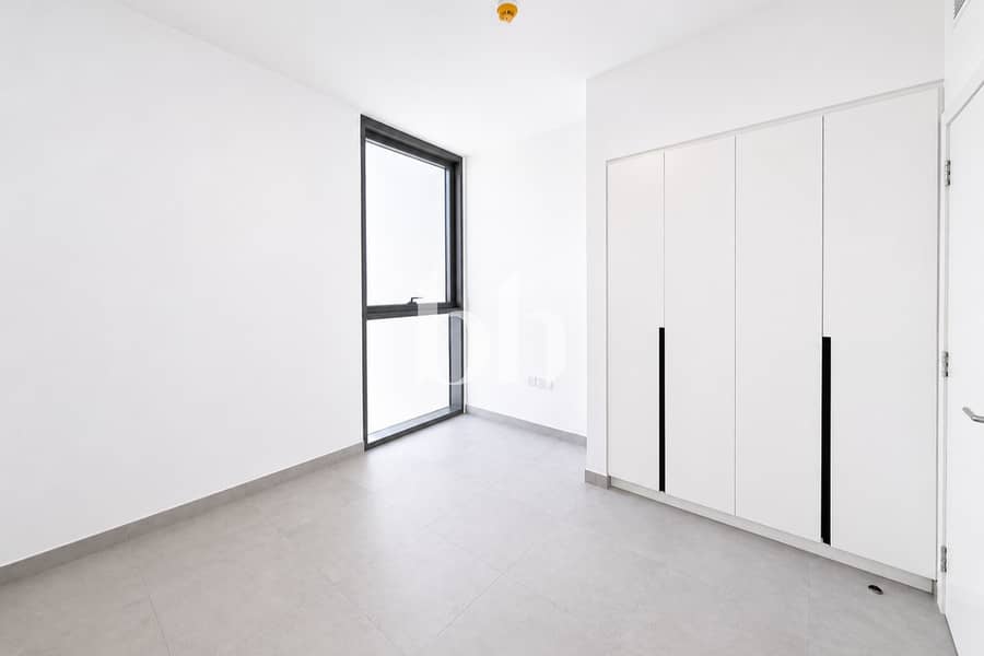 3 images image img