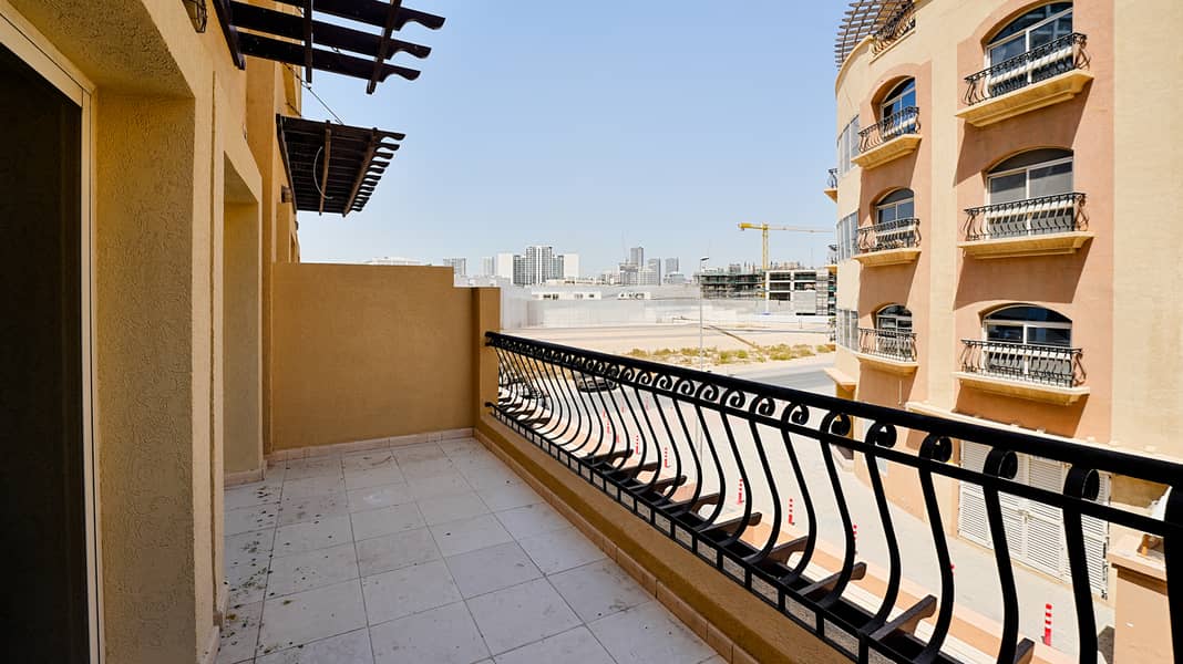 12 AZCO REAL ESTATE-11. jpg