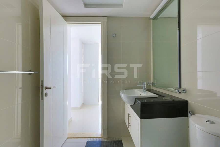 8 1BR Apt Marina Bay Damac Al Reem Island Abu Dhabi UAE (4). jpeg