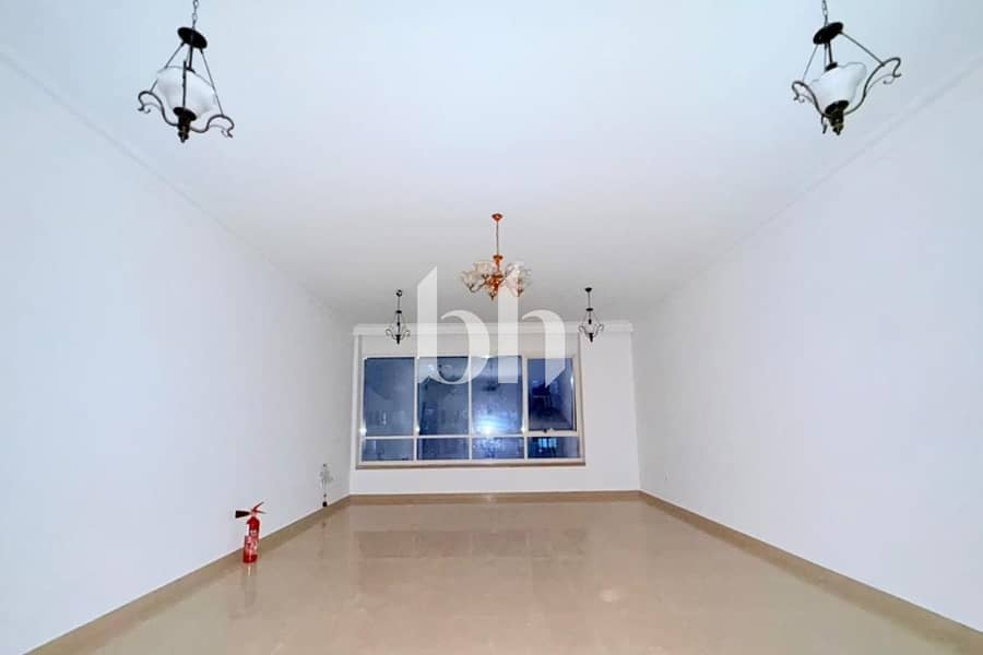 3 images image img