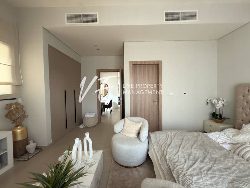 4 Weybridge Gardens - Leos - Dubailand Residential Complex - Studio12. png