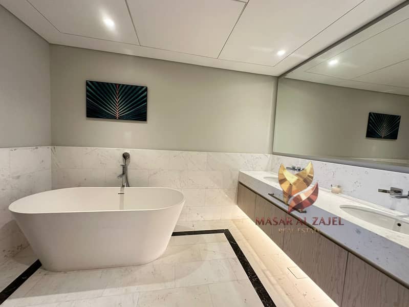 8 bath 8. jpeg