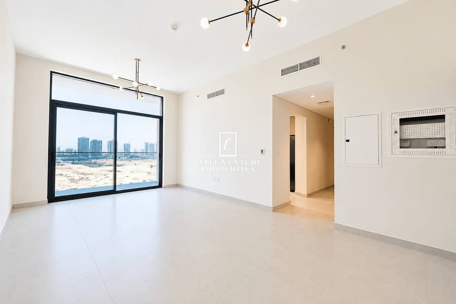 Spacious 3BR + Maid & Storage | 2 Parking Spacious 3BR + Maid & Storage | 2 Parking