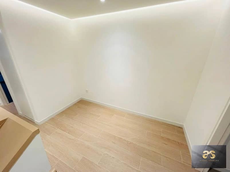 25 J1. jpeg