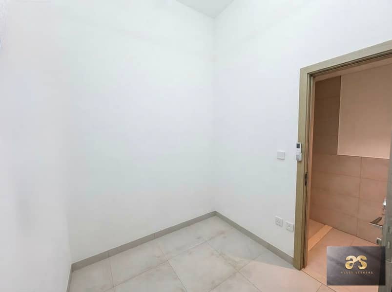 8 H. jpg