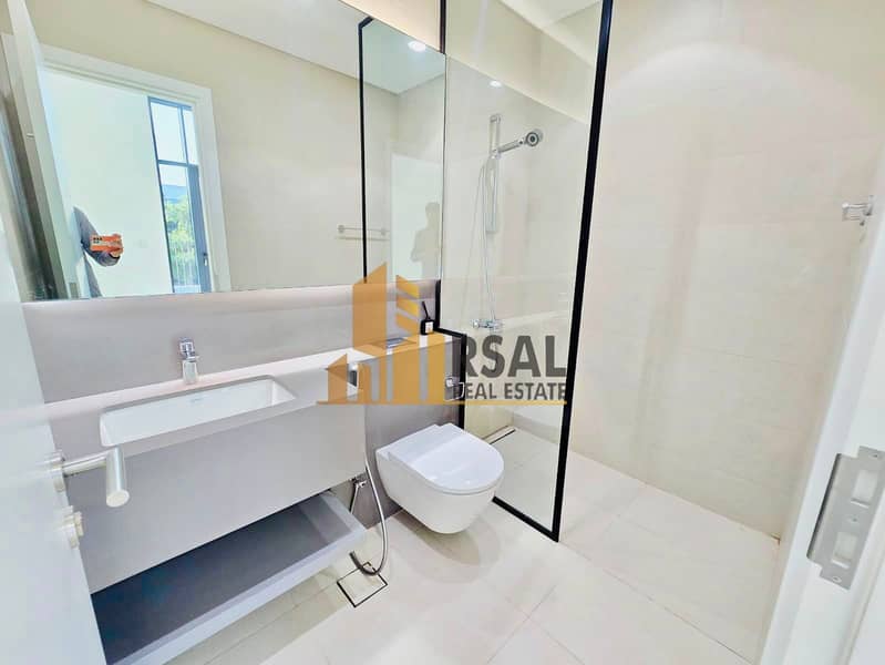 3 d72ae07c-e085-441c-b639-b6169bea4236. jpg