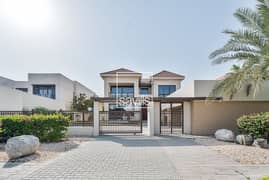 Luxurious Beachfront Villa in Hidd Al Saadiyat