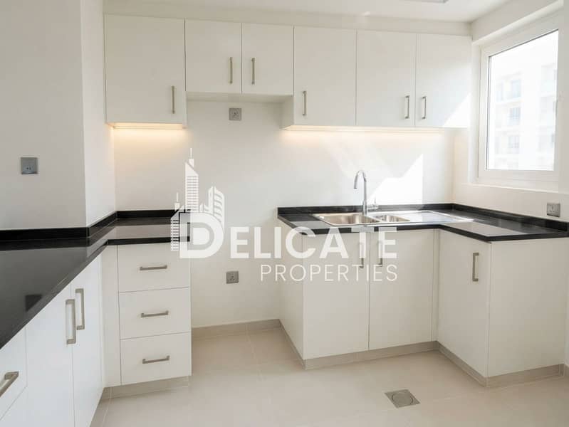 6 Kitchen. jpg