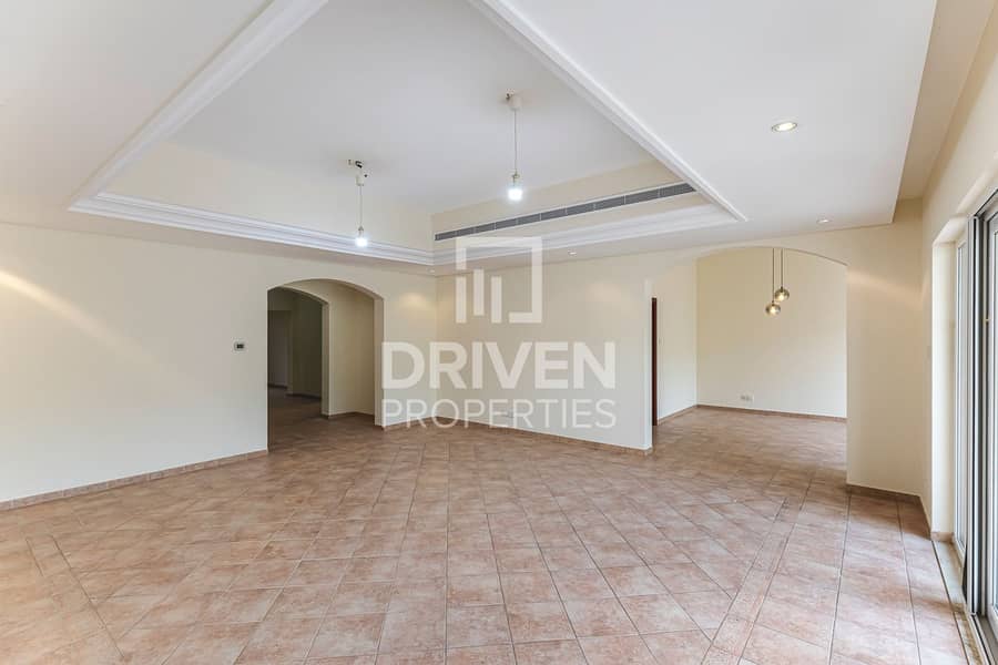 Exceptional Townhouse | Rare to Market | Vacant Exceptional Townhouse | Rare to Market | Vacant