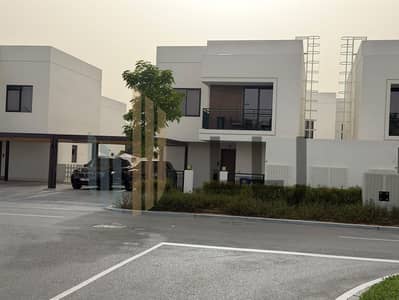 4 habitaciones Villa para en Alquiler en Yas Island, Abu Dhabi - WhatsApp Image 2026-06-01 at 11.19. 08 (2). jpeg 4 habitaciones Villa para en Alquiler en Yas Island, Abu Dhabi - WhatsApp Image 2026-06-01 at 11.19. 08 (2). jpeg