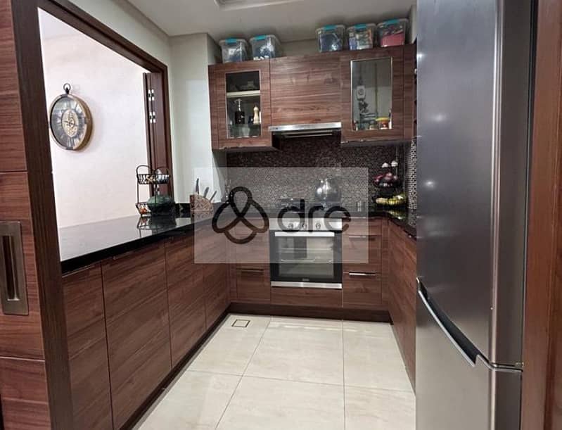 6 Kitchen. jpg