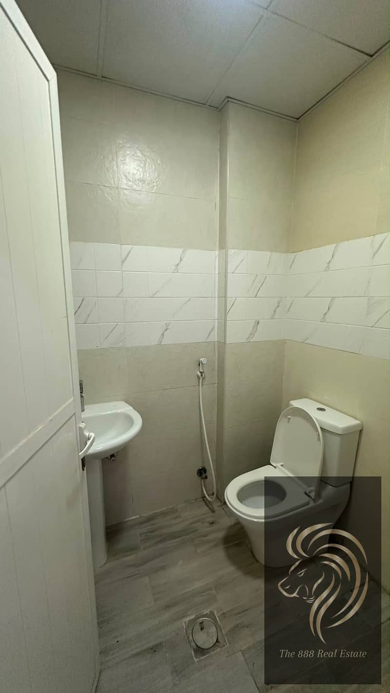 8 e3abb8ea-c544-4743-9282-d75f181bc69e. jpg