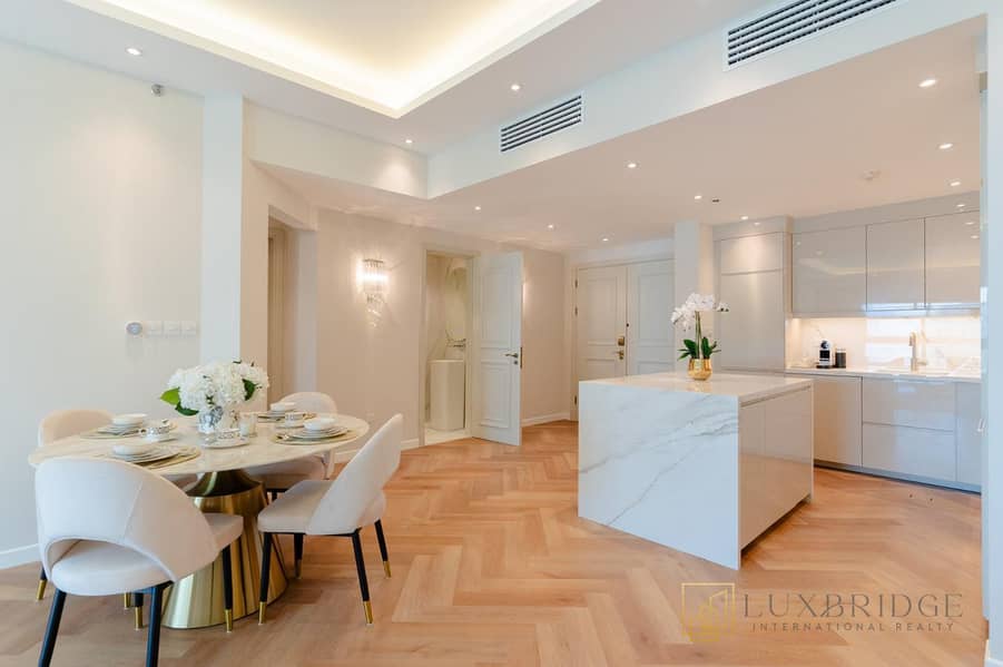 Upgraded | Sea View | Luxury Beachfront Living Upgraded | Sea View | Luxury Beachfront Living