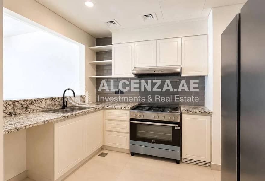 5 Kitchen 2. jpeg