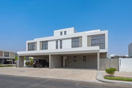 5 Bedroom Villa for Rent in Dubai South, Dubai - Luxury Beachfront | Spacious 5BR Villa