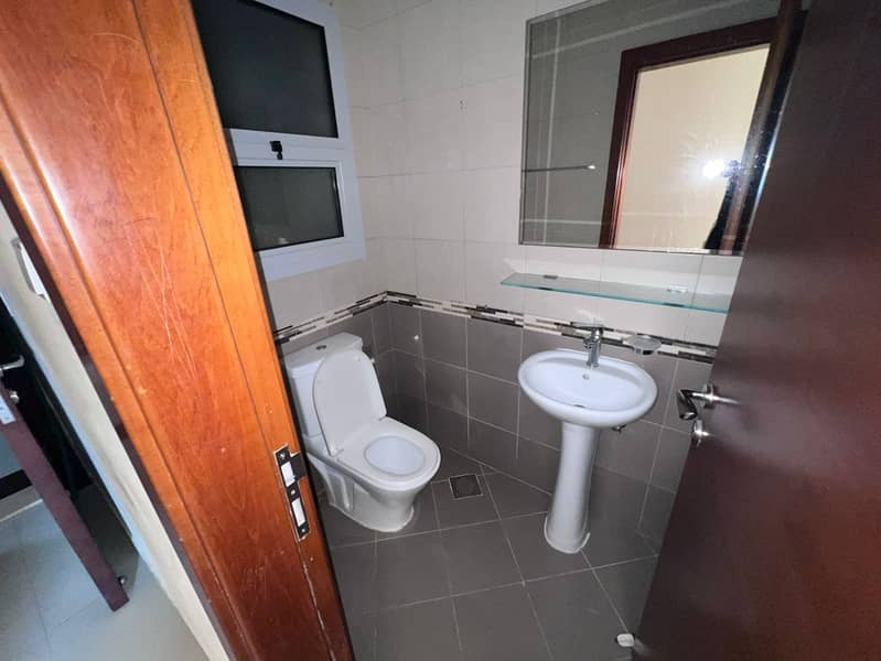 17 1ae586d4-3856-4560-9677-3a92ba8e1dbc. jpg