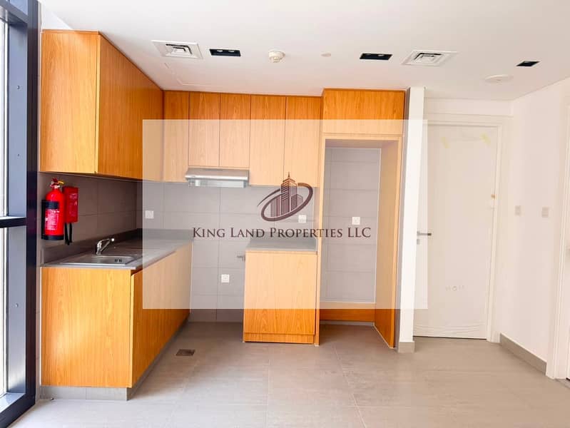 4 1c8feac6-19cb-42db-834f-c0b52340e563. jpg