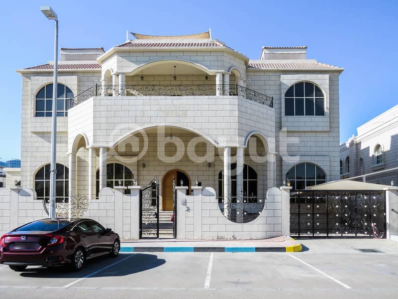Magnificent Huge Commercial Villa in The Heart of City