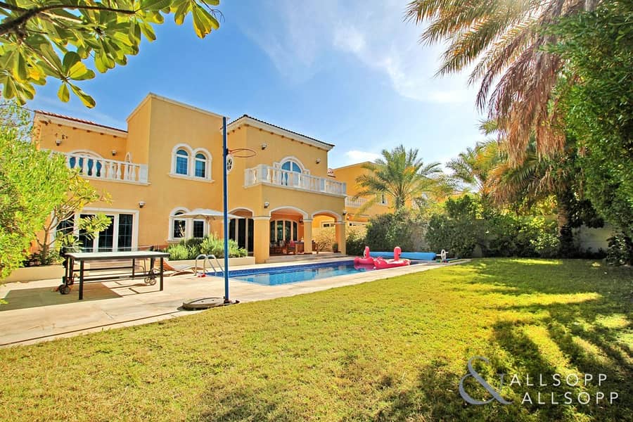 5 Bedroom | Private Pool | Well Maintained