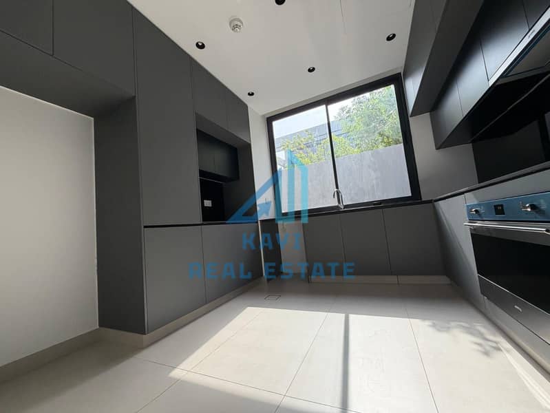 13 1000164482. jpg