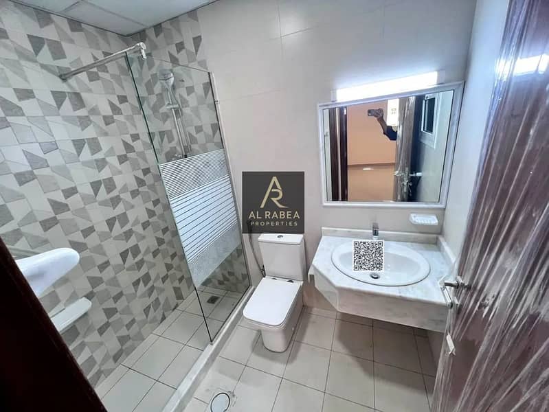 12 0e7f6ab9-b67a-45a8-9cba-88adcd550981. jpg
