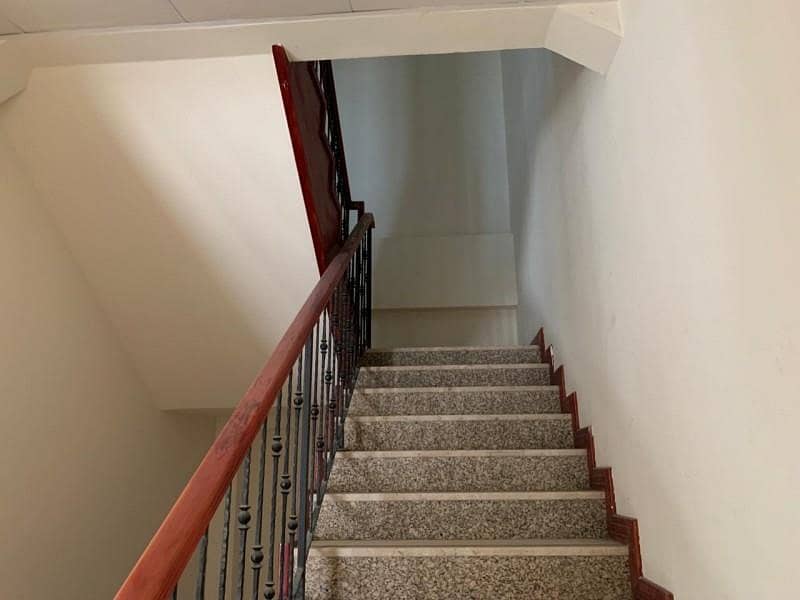 13 Image 0