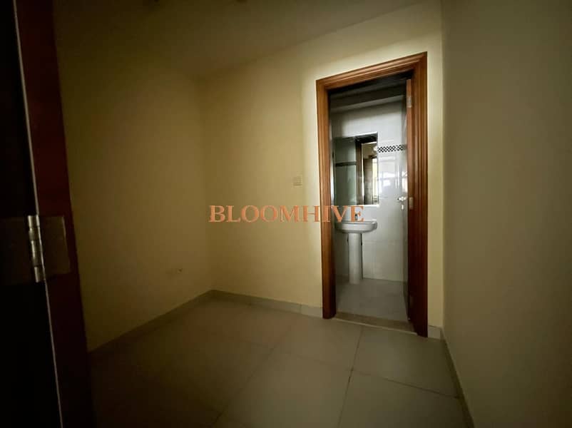 16 cdfe04f4-bc29-4993-b450-bb44deace18b. jpg