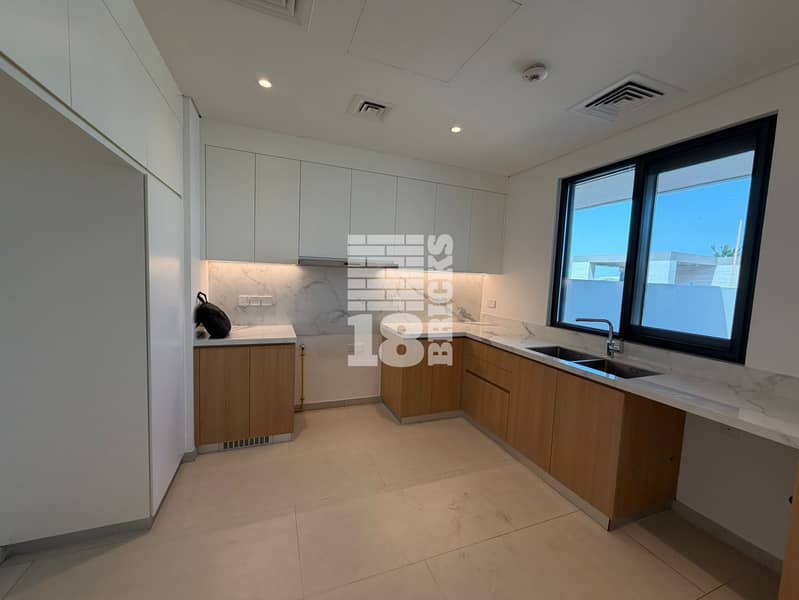 4 image_3