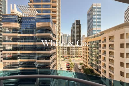 2 habitaciones Apartamento para en Venta en Dubai Marina, Dubai - Apartamento en Dubai Marina,Orra Marina, 2 dormitorios, 2048000 AED - 16065000 2 habitaciones Apartamento para en Venta en Dubai Marina, Dubai - Apartamento en Dubai Marina,Orra Marina, 2 dormitorios, 2048000 AED - 16065000