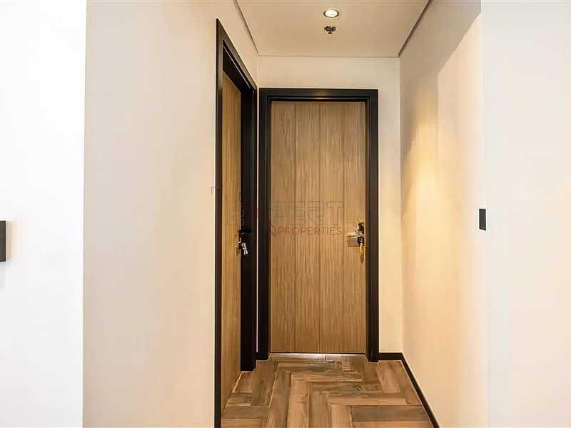 9 Image 9