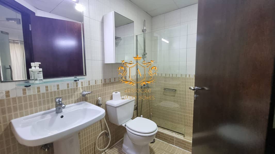 12 bathroom 01. jpg
