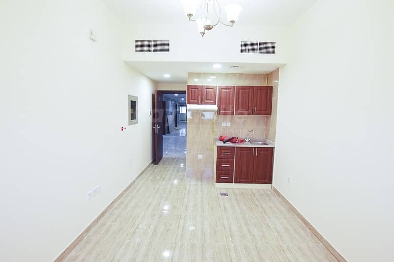 Spacious brand new1 BR in 6 Cheques Behind Marco Polo Hotel