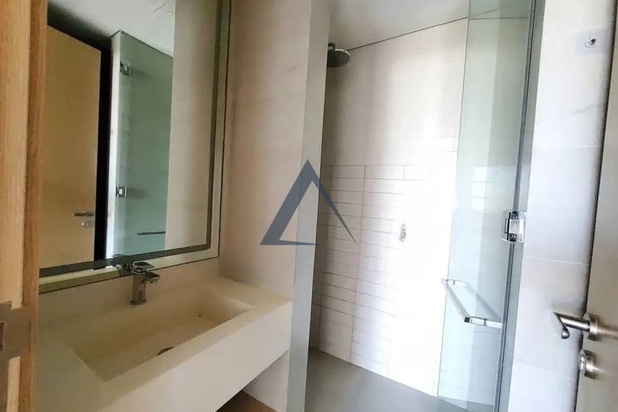 18 Property Image