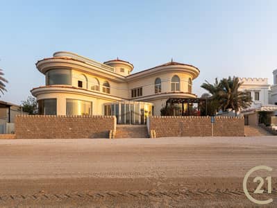5 Bedroom Villa for Sale in Palm Jumeirah, Dubai - Strong Investment | High Number | Extended