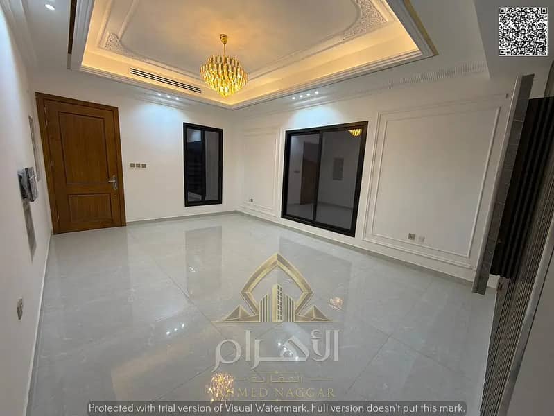 9 855003481-1066x800. webp