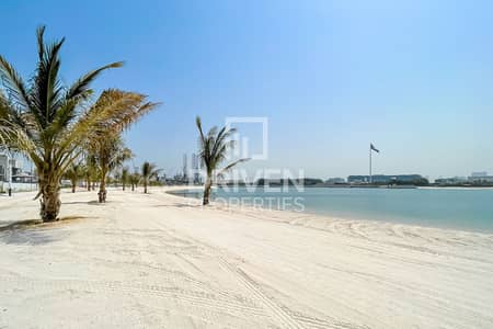 Plot for Sale in Jumeirah, Dubai - Rare Corner Plot | Prime Location | Freehold Land