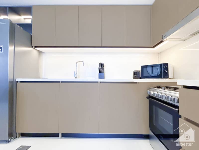 4 Crown Tower - 3501- Kitchen-1. jpg