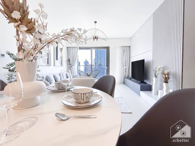 9 Crown Tower - 3501- Living-2. jpg