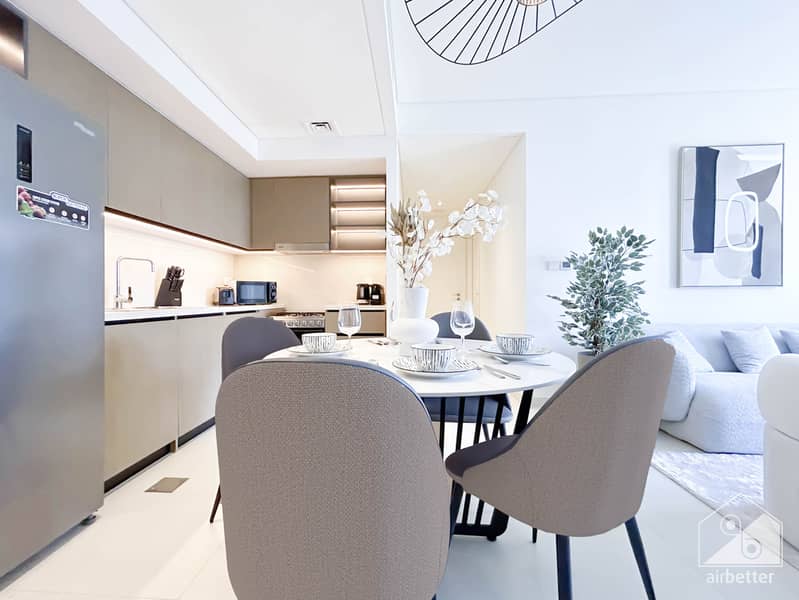 11 Crown Tower - 3501- Living-4. jpg