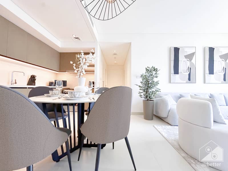 15 Crown Tower - 3501- Living-12. jpg