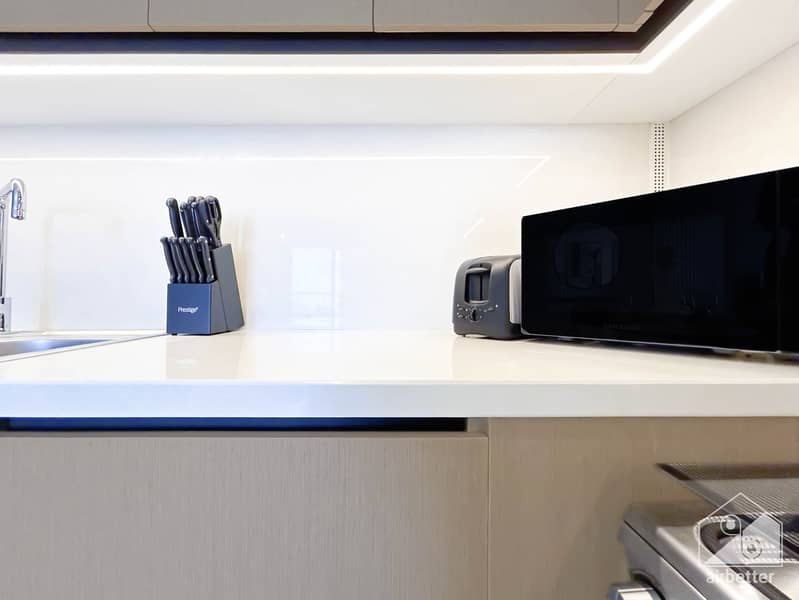 17 Crown Tower - 3501- Kitchen-2. jpg