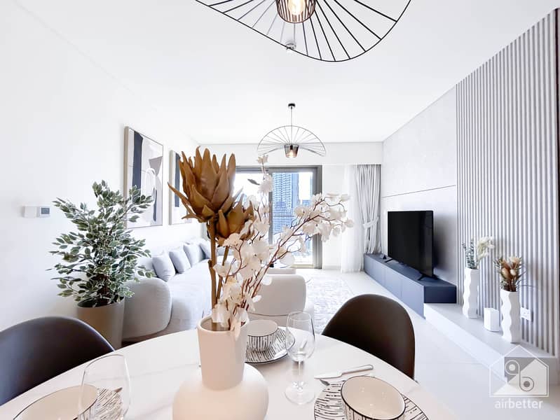 18 Crown Tower - 3501- Living-17. jpg
