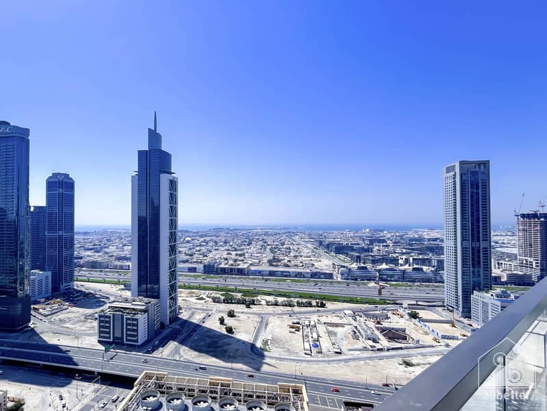 21 Crown Tower - 3501- Living-24. jpg