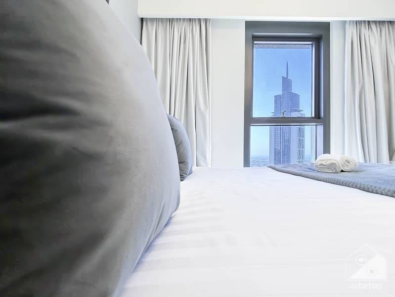 27 Crown Tower - 3501- Room1-8. jpg